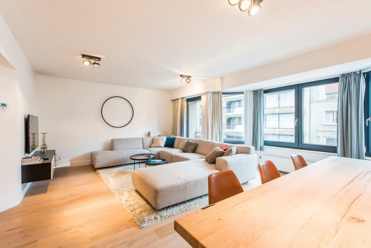 Ruim En Modern Appartement Te Knokke Nabij De Dijk Exterior photo